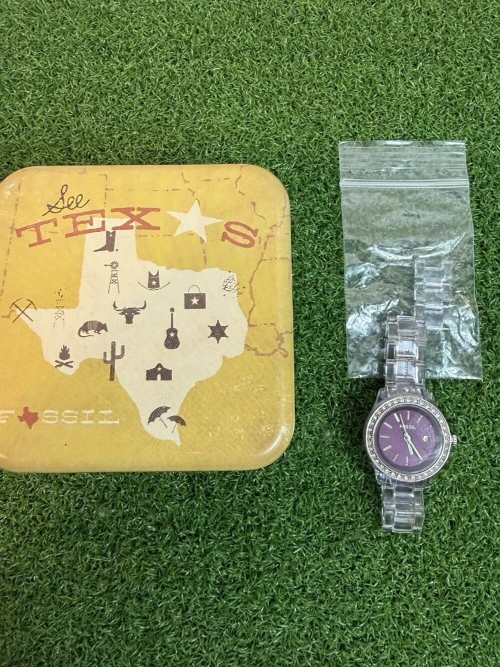 Fossil Womens Clear Plastic Purple Glitz Face Quartz Analog Watch ES-2611